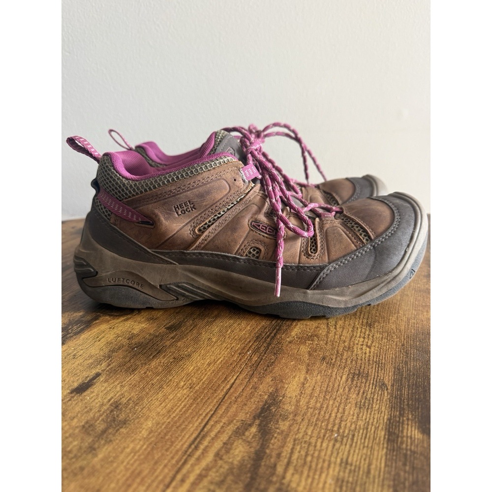 KEEN Women's Circadia Vent hiking shoes Size 9.5